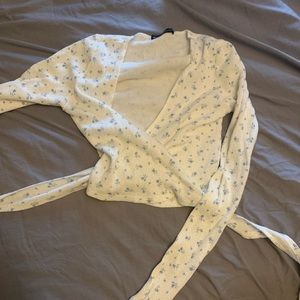 Brandy Melville wrapped top